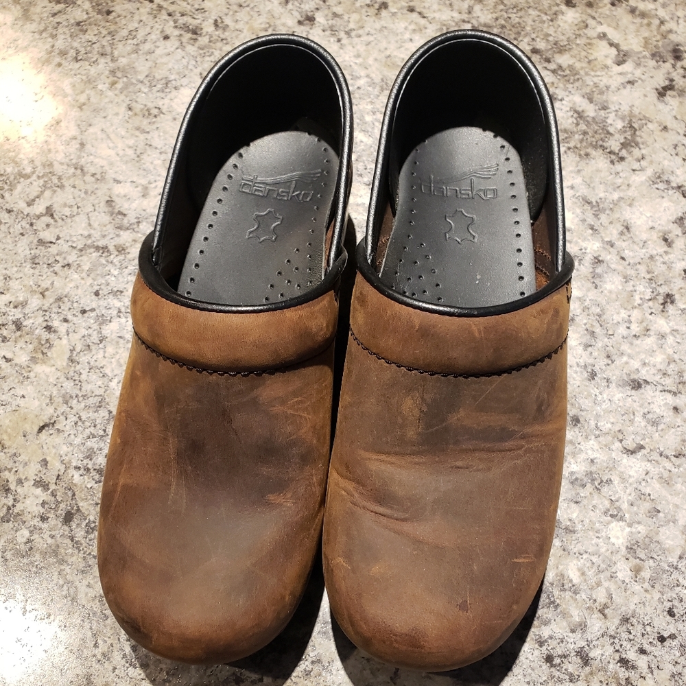Dansko 36 professional antique brown
